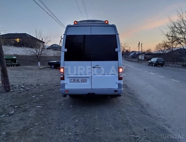 Mercedes Sprinter 412 1997, 157,000 km - 2.2 l - Qazax