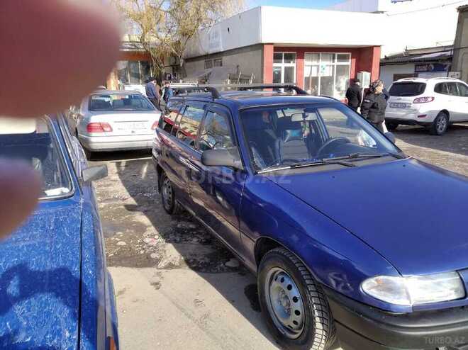 Opel Astra 1995, 337,322 km - 1.6 l - Qusar