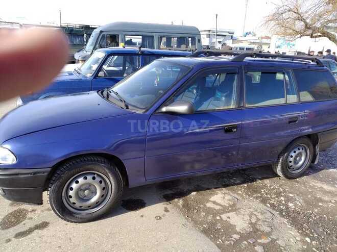 Opel Astra 1995, 337,322 km - 1.6 l - Qusar