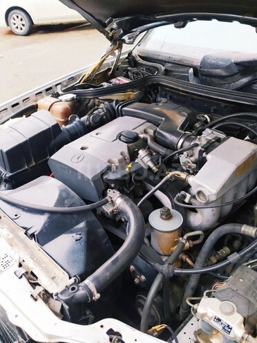 Mercedes E 220 1993, 400,200 km - 2.2 l - Bakı