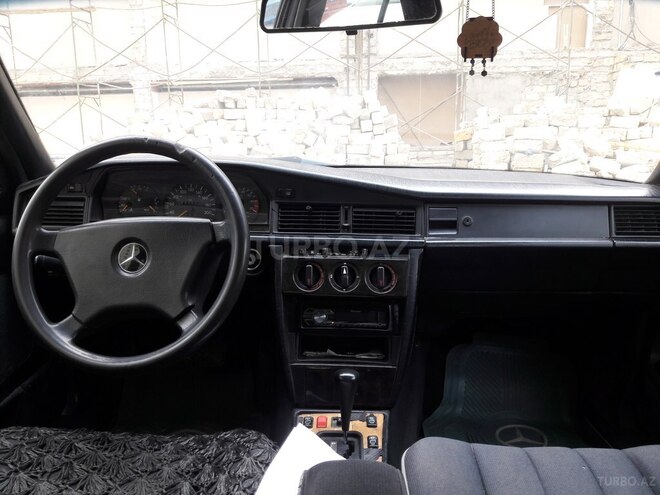 Mercedes 190 1992, 342,000 km - 2.0 l - Salyan