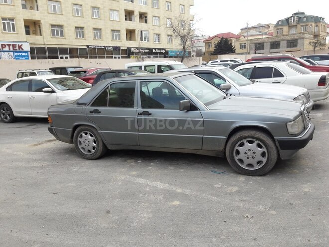 Mercedes 190 1992, 342,000 km - 2.0 l - Salyan