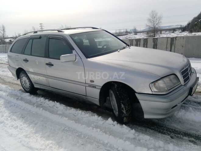 Mercedes C 220 2000, 590,000 km - 2.2 l - Qəbələ