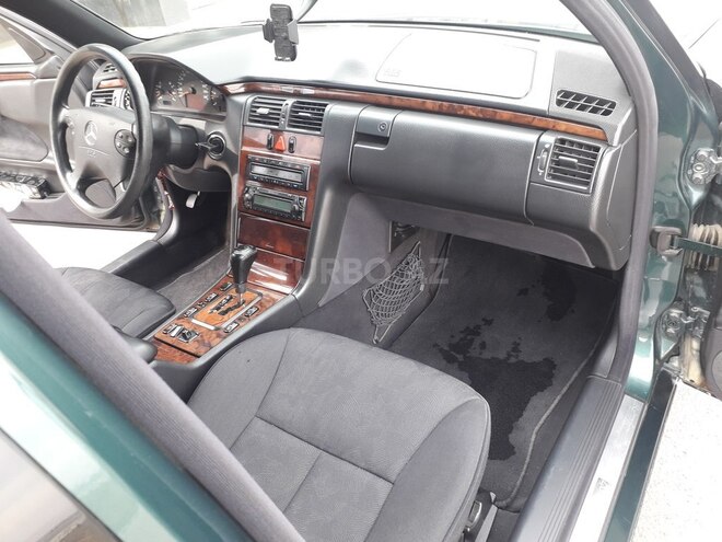 Mercedes E 220 1999, 320,000 km - 2.2 l - Şəmkir