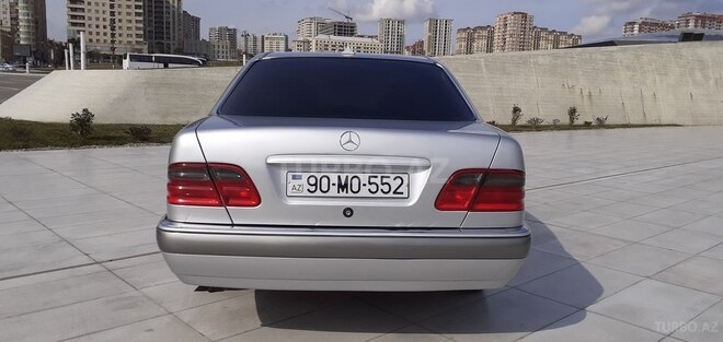 Mercedes E 240 1998, 379,788 km - 2.4 l - Bakı