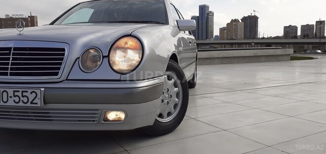 Mercedes E 240 1998, 379,788 km - 2.4 l - Bakı