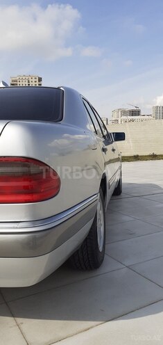 Mercedes E 240 1998, 379,788 km - 2.4 l - Bakı
