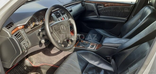 Mercedes E 240 1998, 379,788 km - 2.4 l - Bakı