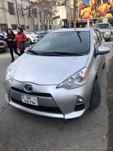 Toyota Prius C 2013, 90,000 km - 1.5 l - Bakı