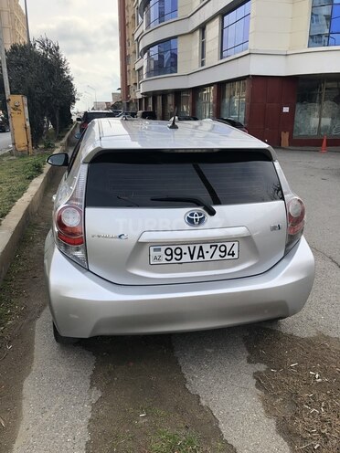 Toyota Prius C 2013, 90,000 km - 1.5 l - Bakı