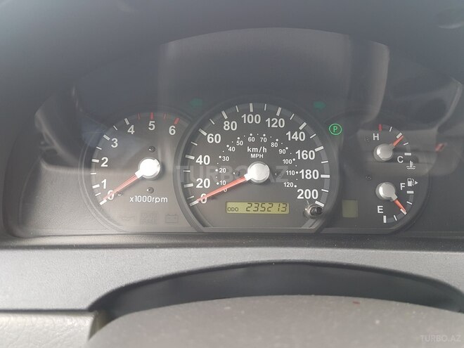 Kia Sorento 2005, 235,000 km - 2.5 л - Bakı