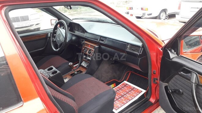 Mercedes E 250 1993, 350,000 km - 2.5 л - Sumqayıt