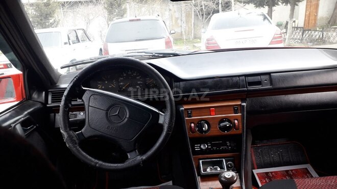 Mercedes E 250 1993, 350,000 km - 2.5 л - Sumqayıt