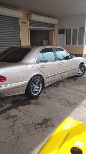 Mercedes E 220 2000, 470,000 km - 2.2 l - Bakı