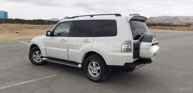Mitsubishi Pajero 2008, 236,000 km - 3.0 л - Bakı