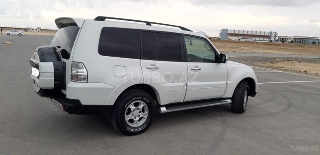 Mitsubishi Pajero 2008, 236,000 km - 3.0 л - Bakı