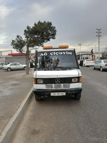 Mercedes  1995, 350,000 km - 2.3 l - Sumqayıt