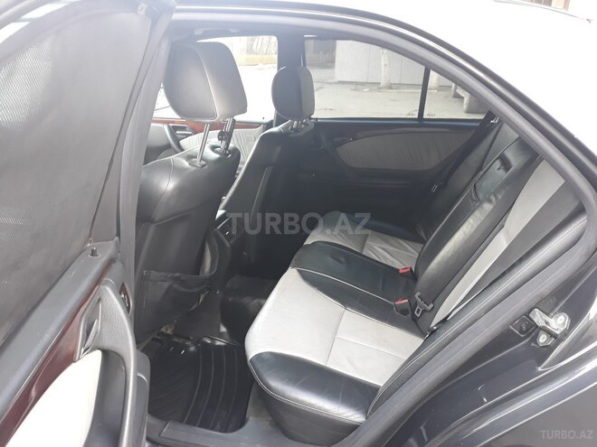 Mercedes E 270 2001, 290,000 km - 2.7 l - Bakı