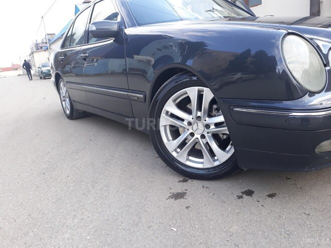 Mercedes E 270 2001, 290,000 km - 2.7 l - Bakı