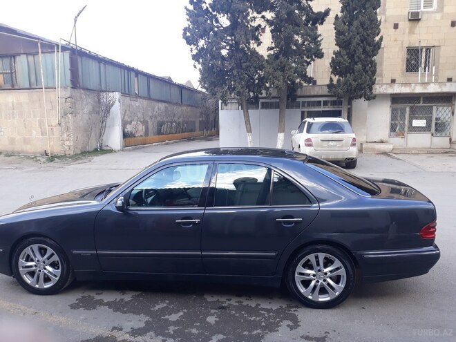 Mercedes E 270 2001, 290,000 km - 2.7 l - Bakı