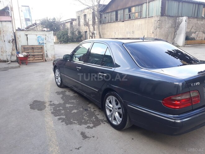 Mercedes E 270 2001, 290,000 km - 2.7 l - Bakı