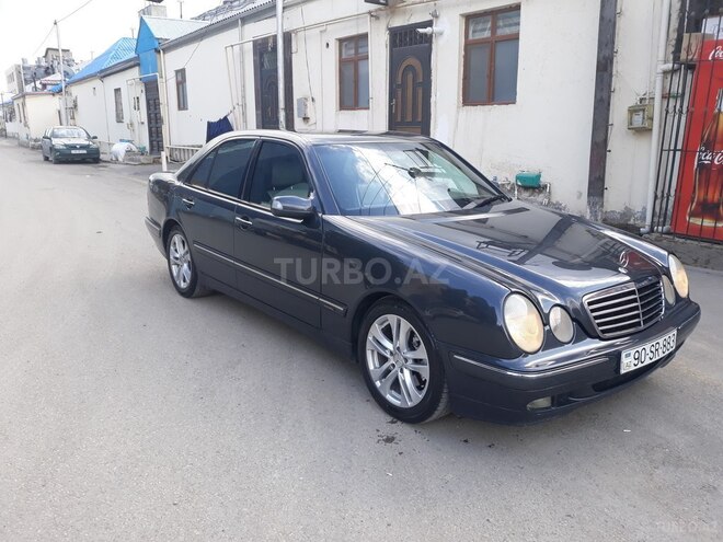Mercedes E 270 2001, 290,000 km - 2.7 l - Bakı