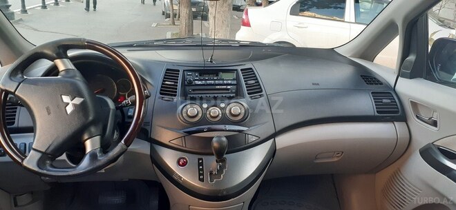 Mitsubishi Grandis 2006, 152,000 km - 2.4 l - Bakı