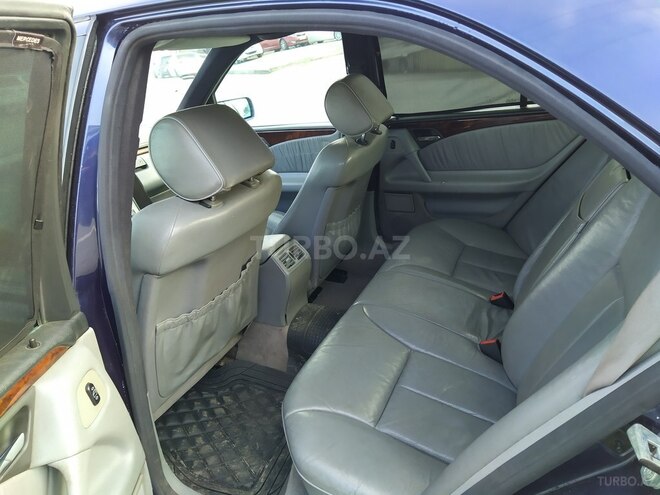 Mercedes E 240 1997, 291,000 km - 2.4 l - Bakı