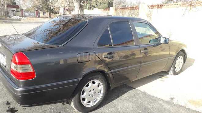 Mercedes C 180 1995, 434,500 km - 1.8 l - Qazax