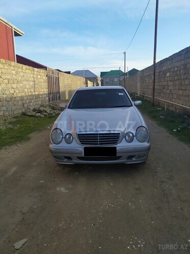Mercedes E 220 2001, 327,586 km - 2.2 л - Biləsuvar