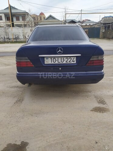 Mercedes E 220 1995, 419,000 km - 2.2 l - Bakı