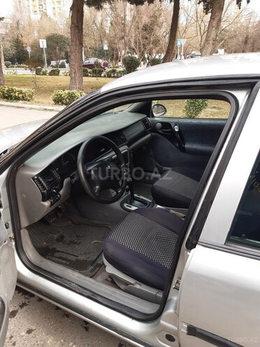 Opel Vectra 1996, 430,000 km - 2.0 л - Bakı