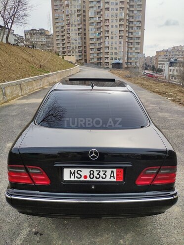 Mercedes E 240 2001, 299,800 km - 2.6 l - Bakı