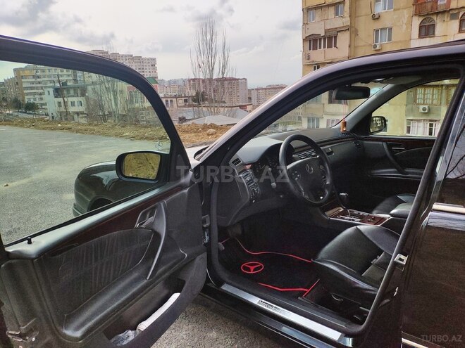 Mercedes E 240 2001, 299,800 km - 2.6 l - Bakı