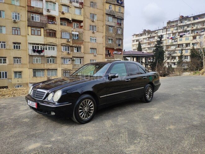 Mercedes E 240 2001, 299,800 km - 2.6 l - Bakı