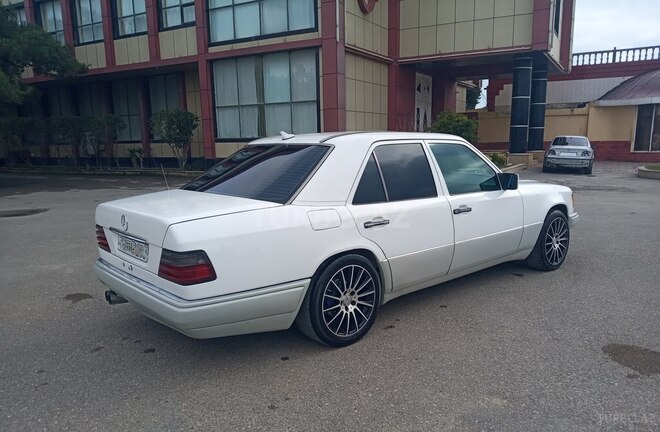 Mercedes E 280 1994, 436,000 km - 2.8 l - Bakı