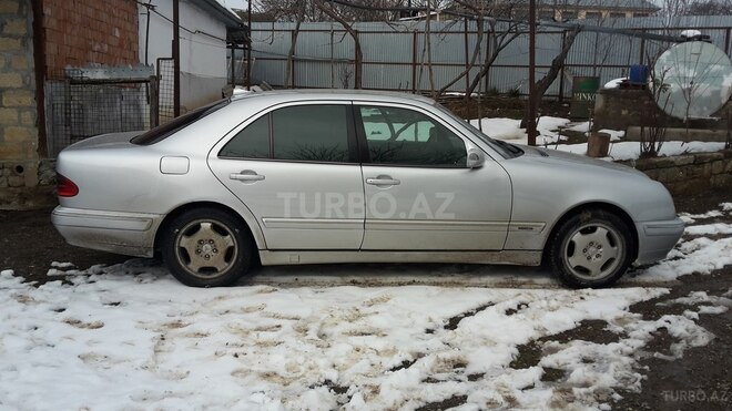 Mercedes E 220 2000, 350,000 km - 2.2 l - İsmayıllı
