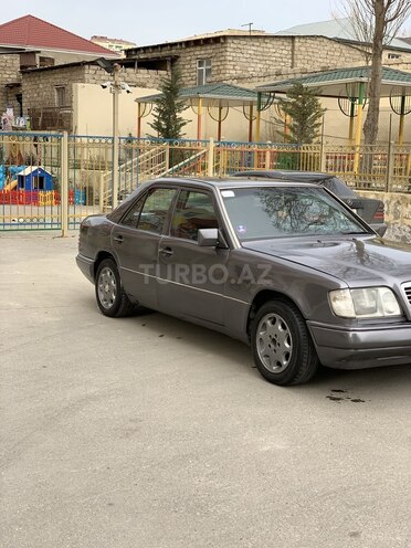Mercedes E 220 1994, 441,000 km - 2.2 l - Bakı