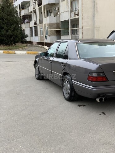 Mercedes E 220 1994, 441,000 km - 2.2 l - Bakı