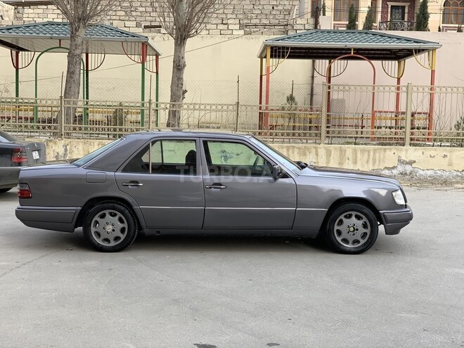 Mercedes E 220 1994, 441,000 km - 2.2 l - Bakı