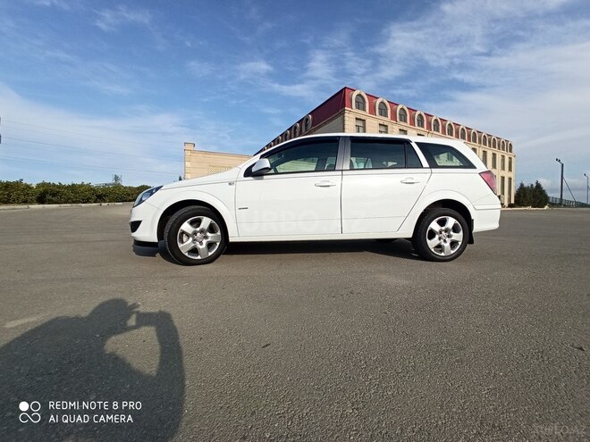 Opel Astra 2010, 148,000 km - 1.4 l - Bakı