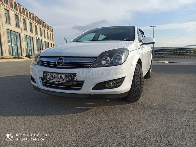 Opel Astra 2010, 148,000 km - 1.4 l - Bakı