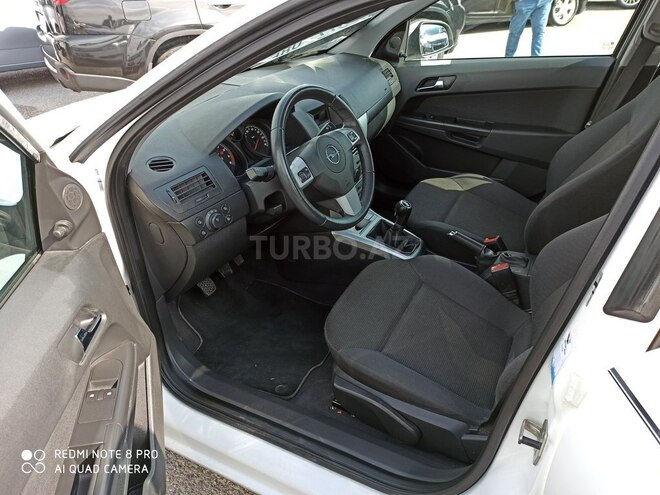 Opel Astra 2010, 148,000 km - 1.4 l - Bakı
