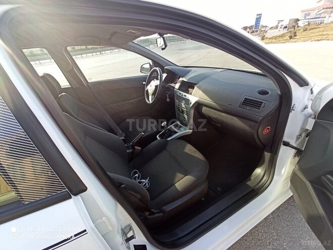 Opel Astra 2010, 148,000 km - 1.4 l - Bakı