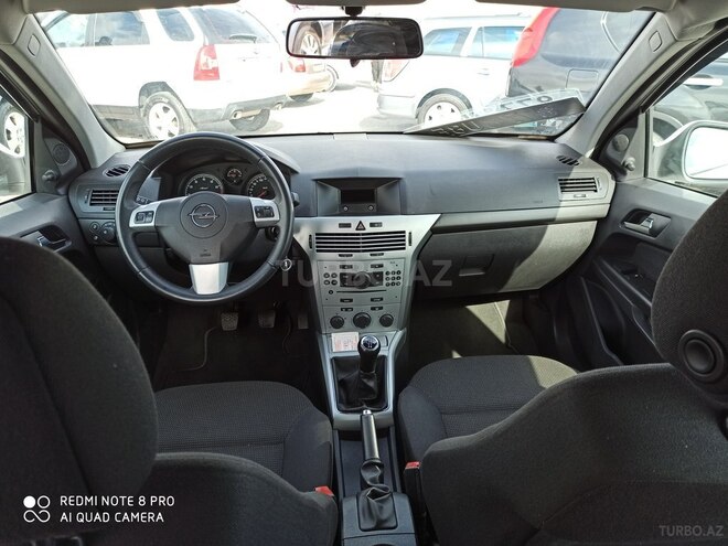 Opel Astra 2010, 148,000 km - 1.4 l - Bakı