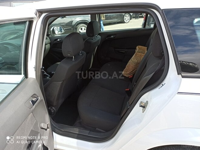 Opel Astra 2010, 148,000 km - 1.4 l - Bakı