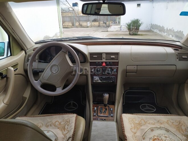 Mercedes C 230 1999, 270,000 km - 2.3 l - Ağcabədi