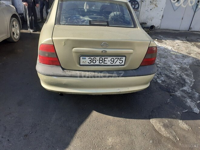 Opel Vectra 1997, 280,000 km - 1.8 l - Qəbələ