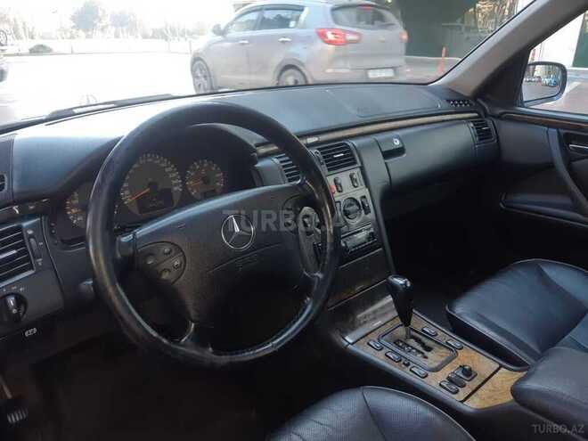 Mercedes E 320 2000, 267,000 km - 3.2 л - Bakı