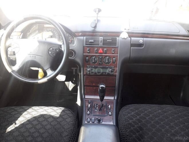 Mercedes E 220 2000, 307,000 km - 2.2 l - Bakı